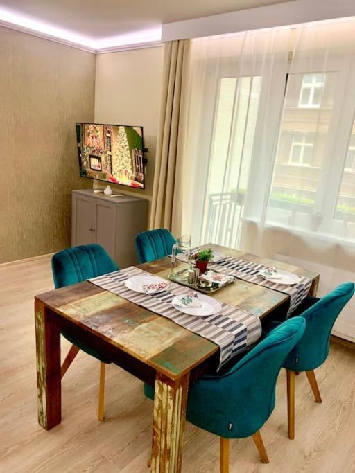 Brand New, Design Apartment Jojo, Oldtown, Balcony, Ac บราติสลาวา ภายนอก รูปภาพ